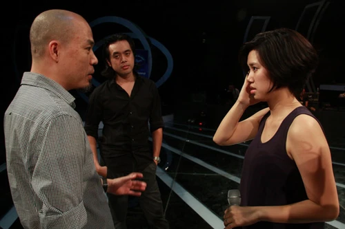 Huy Tuấn "tranh giành" hướng dẫn thí sinh với Dương Khắc Linh