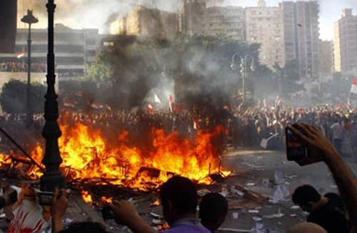 Đổ máu trong đụng độ giữa những người biểu tình Ai Cập