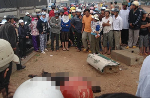 Thiệt mạng vì trêu ghẹo phụ nữ dọc đường