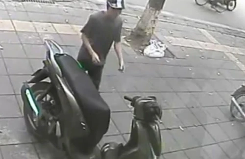 Bắt đối tượng trộm xe SH trên phố cổ