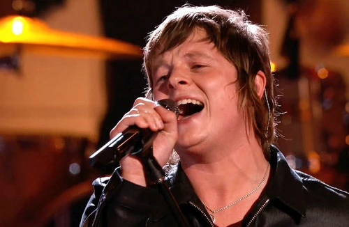 Á quân The Voice US "đốt cháy" Giọng hát Việt bằng những bản Rock