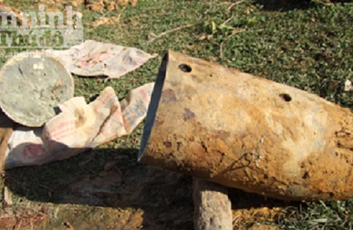 Bắt 5 đối tượng đang giỡn đùa với "thần chết"