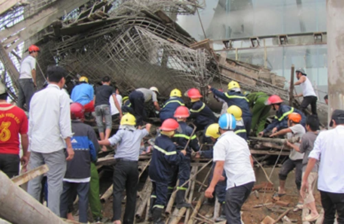 Vụ sập sảnh khách sạn: Khởi tố chủ đầu tư