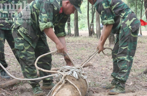 Hà Tĩnh: Phát hiện quả bom lớn nặng 230kg