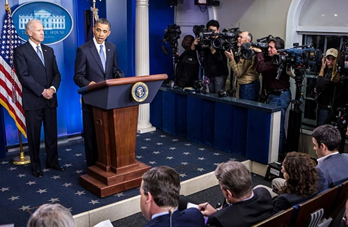 Mỹ: Giải pháp nào cho “Vách đá tài chính”