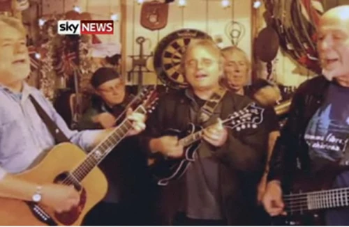 Nổi tiếng nhờ cái... nhà kho