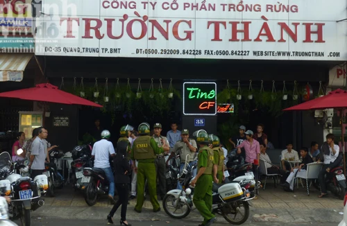  Xô xát trong đại hội cổ đông... vì đến trễ