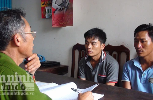 Vô cớ đuổi đánh rồi đốt xe người đi đường