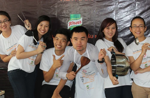 Nam giới "rủ nhau" thi tài với Vua đầu bếp