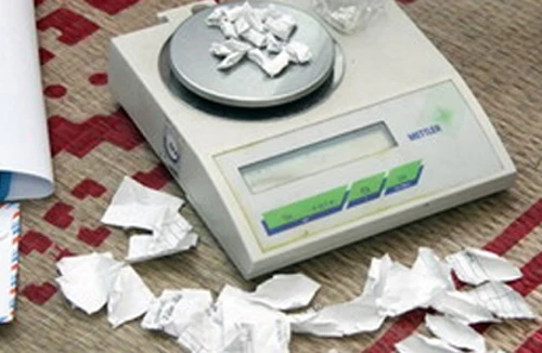 Bắt 2 đối tượng mua bán trái phép chất ma túy