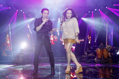 Maya mặt mộc, diva Thanh Lam quyến rũ với áo ren, quần short da