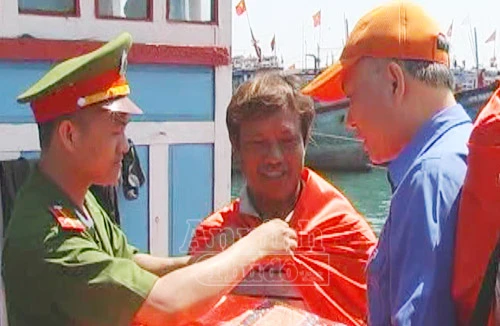 Tuổi trẻ Công an chung sức bảo vệ chủ quyền biển đảo