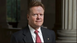 Thượng nghị sĩ Jim Webb lo ngại về Trung Quốc