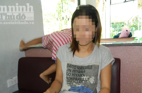 Nữ y tá bị gia đình hiệu trưởng đánh “hội đồng”