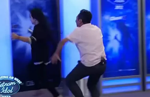 Bị Quang Dũng rượt đuổi, thí sinh nữ "co giò" bỏ chạy