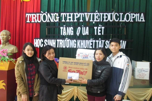 Cô trò trường THPT Việt Đức: Gieo yêu thương những ngày Tết đến