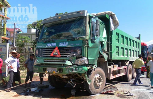 4 xe ô tô "húc đuôi" nhau, quốc lộ 1A tắc nghẽn suốt 5km
