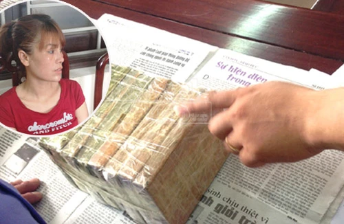 Vừa giao dịch xong, 3 đối tượng bị bắt cùng 8 bánh heroin