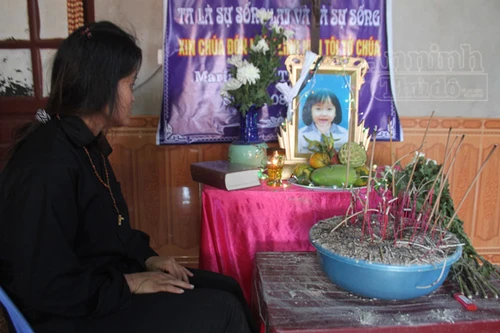 Truy tìm 3 thanh niên đi xe máy đâm cháu bé 6 tuổi tử vong rồi bỏ trốn