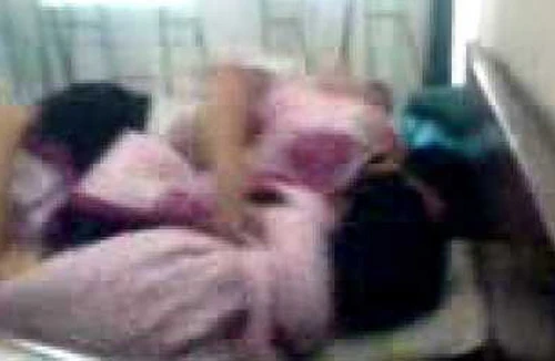 9X bị bạn trai cùng nhóm bạn hiếp dâm tập thể