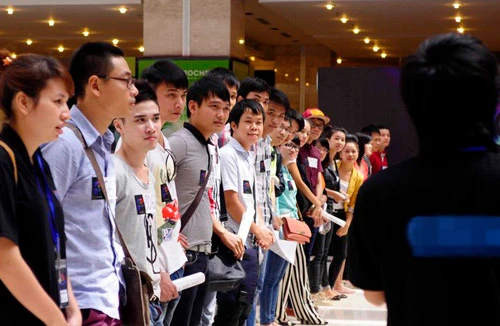 Chàng trai đồng giới sẵn sàng bày tỏ tình cảm trong ngôi nhà chung