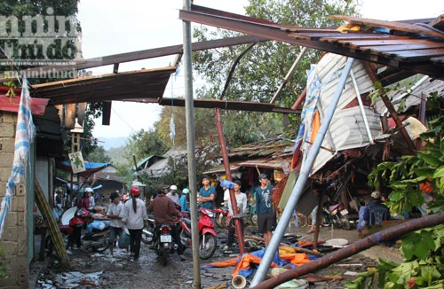 Nậm Nhùn tan hoang sau mưa lớn và gió lốc