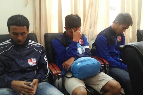 Bắt khẩn cấp 4 đối tượng dàn xếp tỷ số bóng đá 