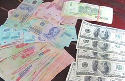 Con chiên lẻn vào phòng linh mục trộm tiền