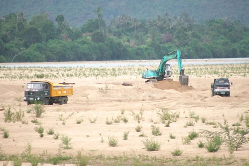 Một doanh nghiệp bị phạt 70 triệu đồng do khai thác cát trái phép