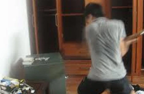 Một gia đình bị kẻ gian cạy cửa trộm hơn 44 chỉ vàng