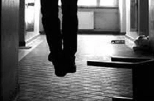 Nam thanh niên treo cổ trong căn nhà hoang