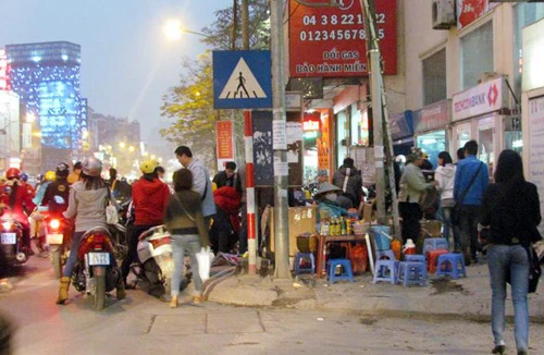 Bắt đối tượng đe doạ người bán nước để lấy tiền