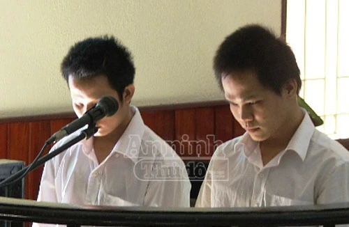 Vác dao đi trả thù, chém nhầm người vô can