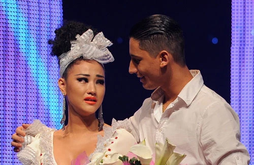 Maya chia tay trong nước mắt