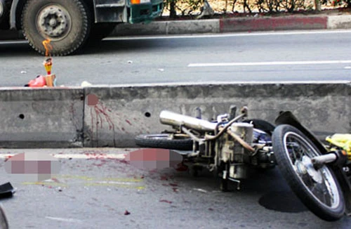 Chiếc máy cày gây TNGT liên tiếp