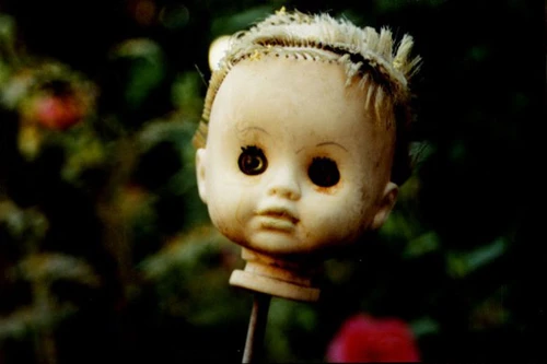 Chuyện rùng rợn về những con búp bê bị ma ám