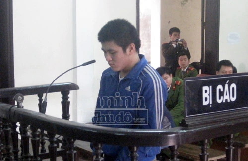 Mâu thuẫn cá nhân, tài xế taxi cán chết đồng nghiệp