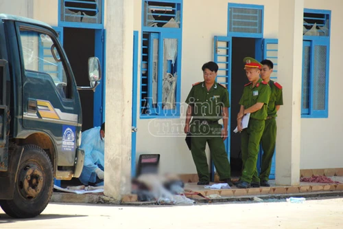 Bình ôxi phát nổ khi san chiết, 3 người thương vong