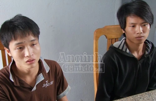 Khởi tố nhóm đối tượng chặn xe ô tô, đập vỡ kính xin tiền