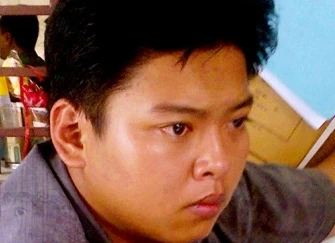 Y án tử hình bảo vệ giết rồi hiếp nữ thông dịch viên