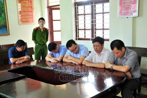 Bắt quả tang 4 cán bộ kiểm toán nhà nước đánh bạc