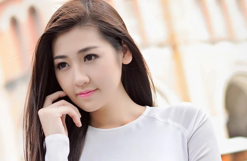 Ngắm vẻ đẹp trong trẻo của Á hậu Tú Anh