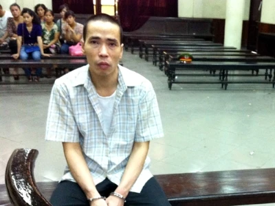 Bắn trọng thương hàng xóm vì dám..."mách lẻo"