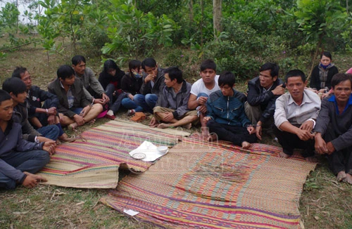 Triệt xóa tụ điểm đánh bạc giữa rừng keo