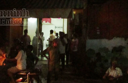 Hoảng hồn phát hiện bác ruột treo cổ tự tử trong nhà