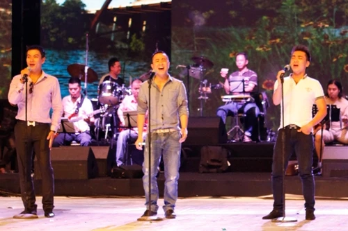 "Ngó" các ca sĩ chuẩn bị cho liveshow 5 Bài hát yêu thích