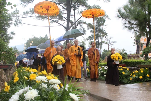 Về Quảng Ninh ghé thăm lễ hội hoa cúc 