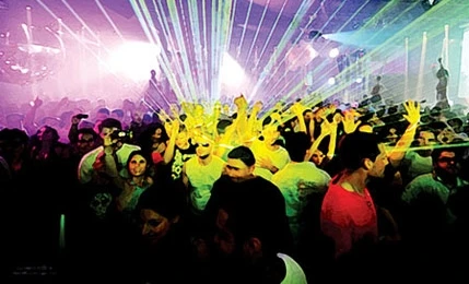 Những cuộc chơi ngầm kinh khủng của nghệ sỹ Việt