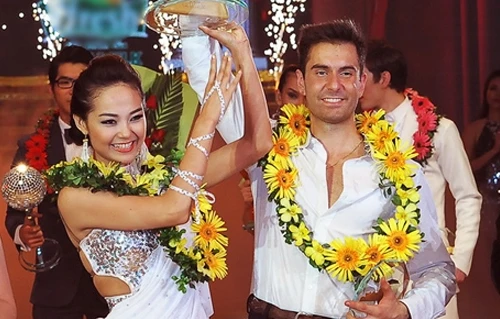 140.000 tin nhắn bình chọn cho Minh Hằng