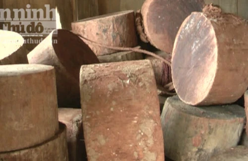 Lâm tặc rải đinh ngăn cản kiểm lâm tịch thu gỗ